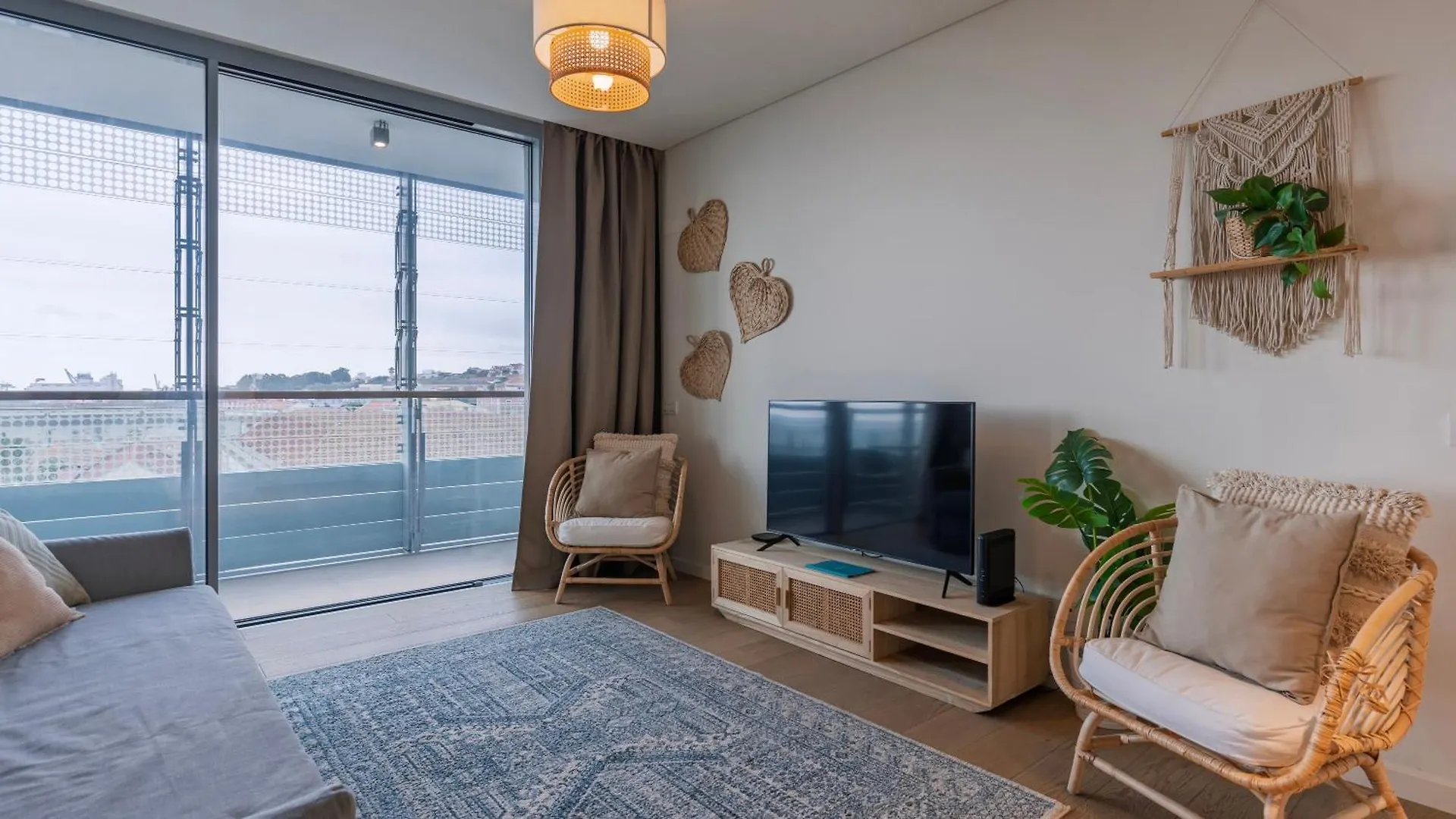 River View 1Bdr Apartment By Lovelystay Lisbona