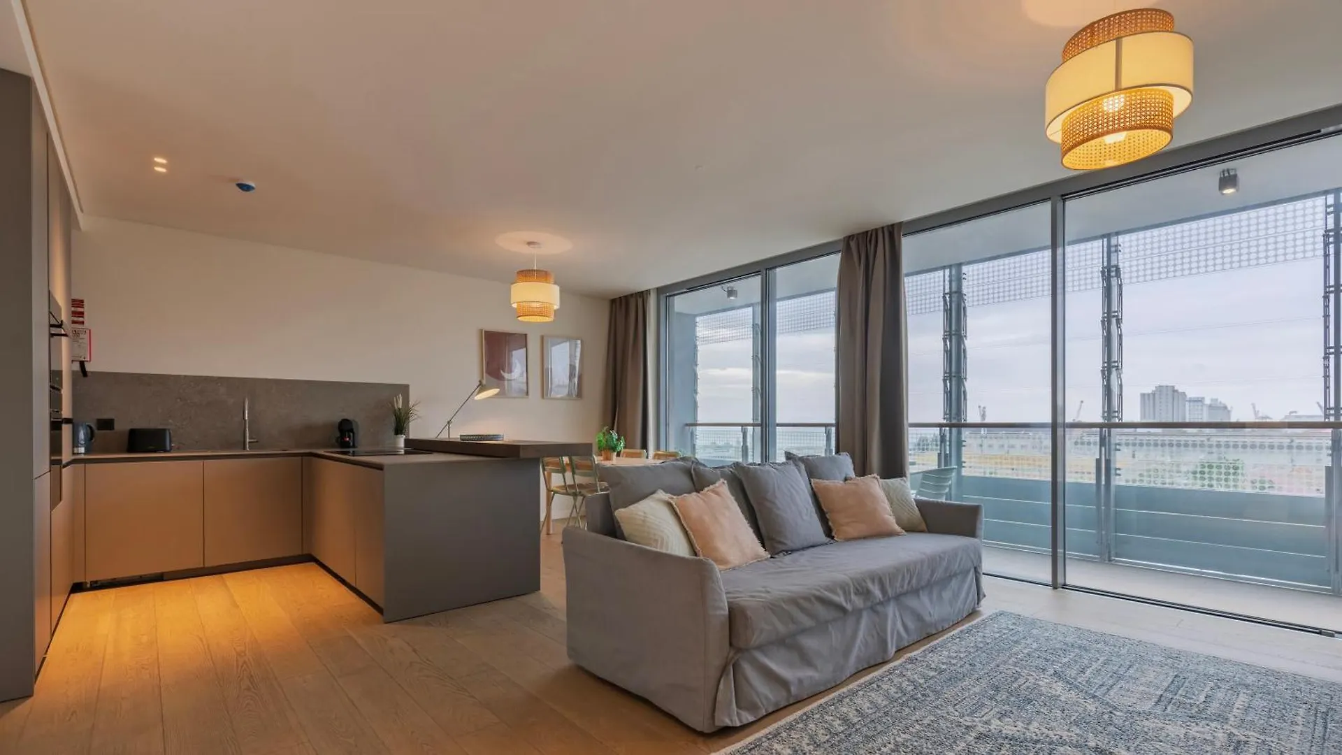 River View 1Bdr Apartment By Lovelystay Lisbona