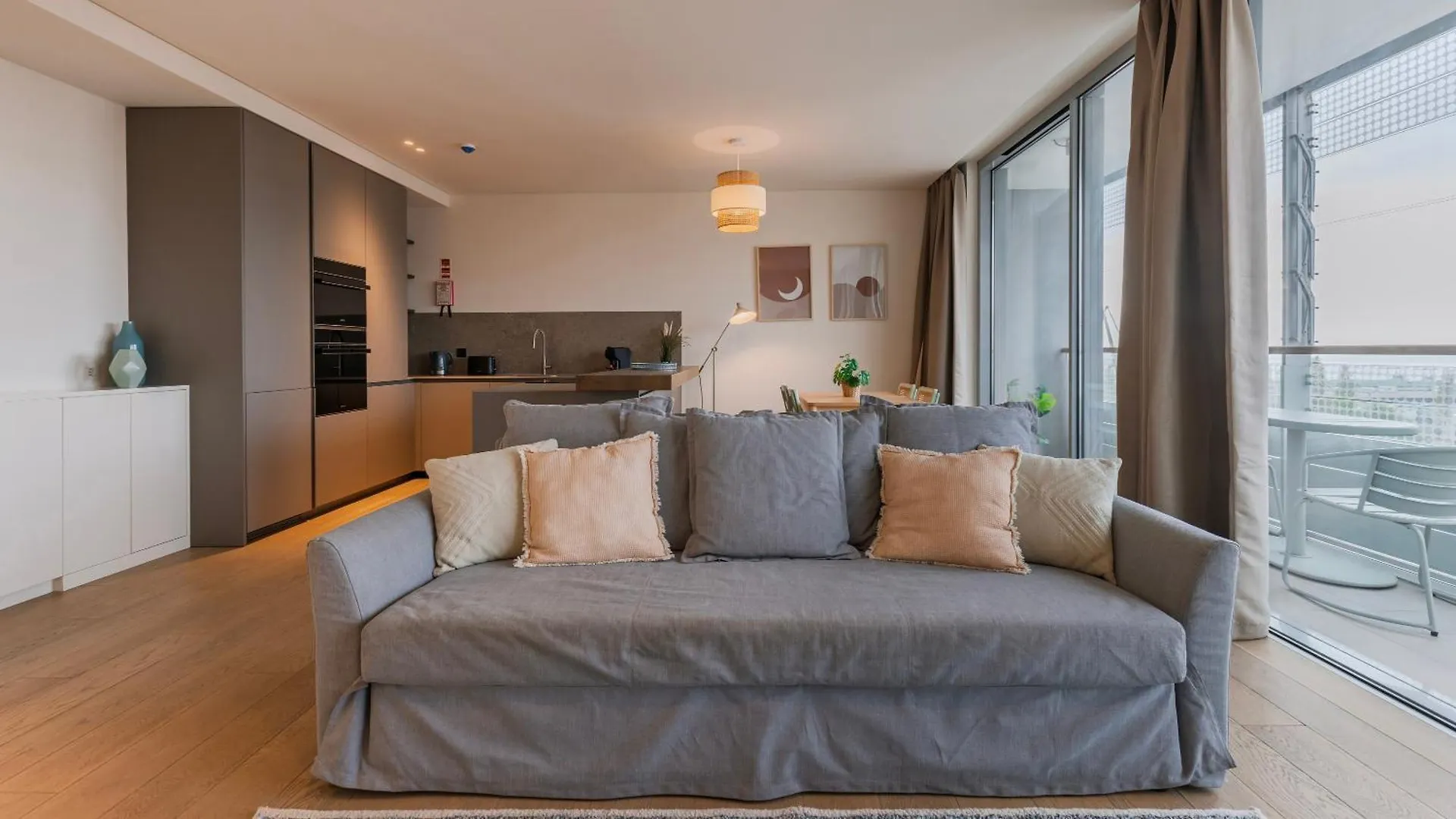 River View 1Bdr Apartment By Lovelystay Lisbona